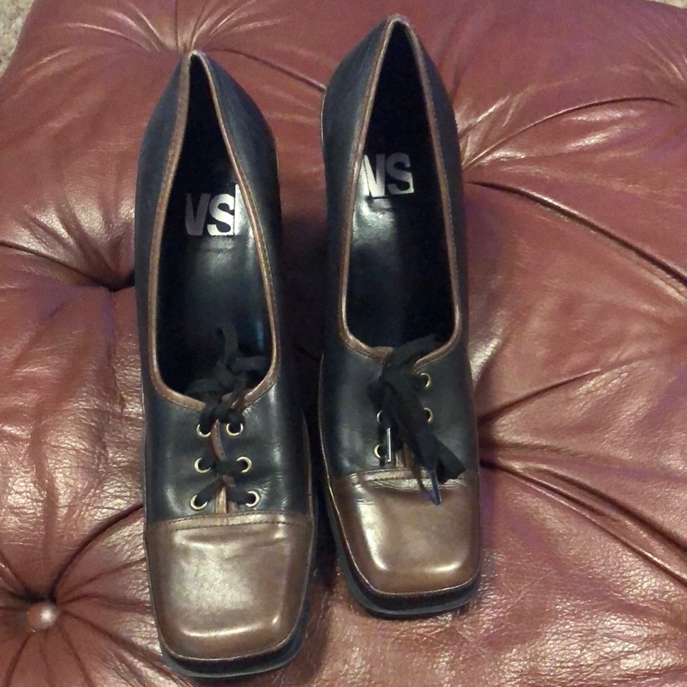 Unique women’s VS leather heels shoes size 10